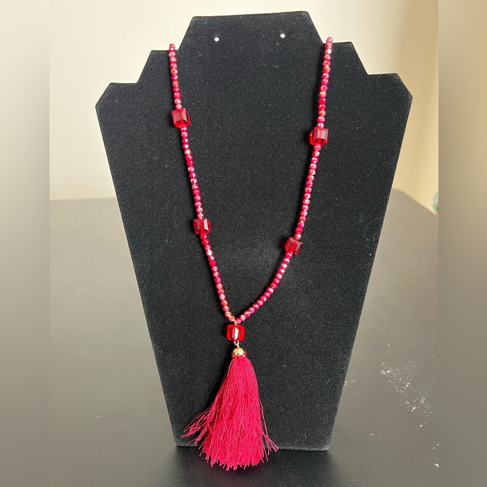 Liz Claiborne necklace - NWT